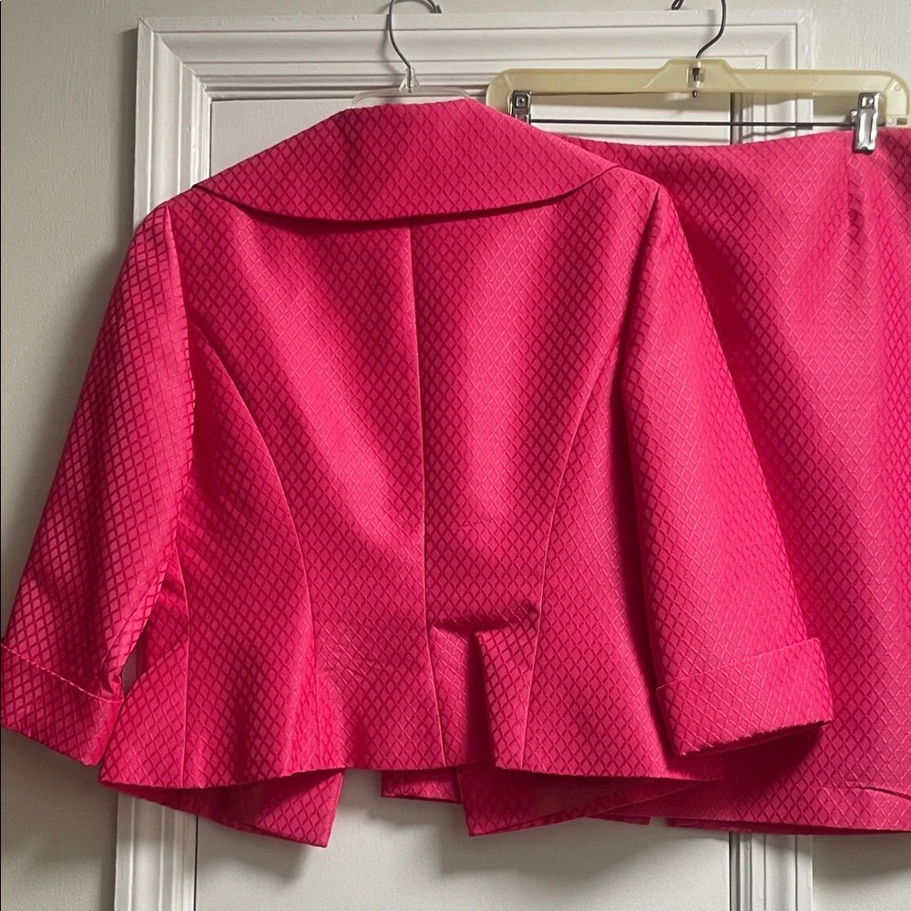 Maggy London Women's Jacket & Skirt Set - Picture 4 of 4